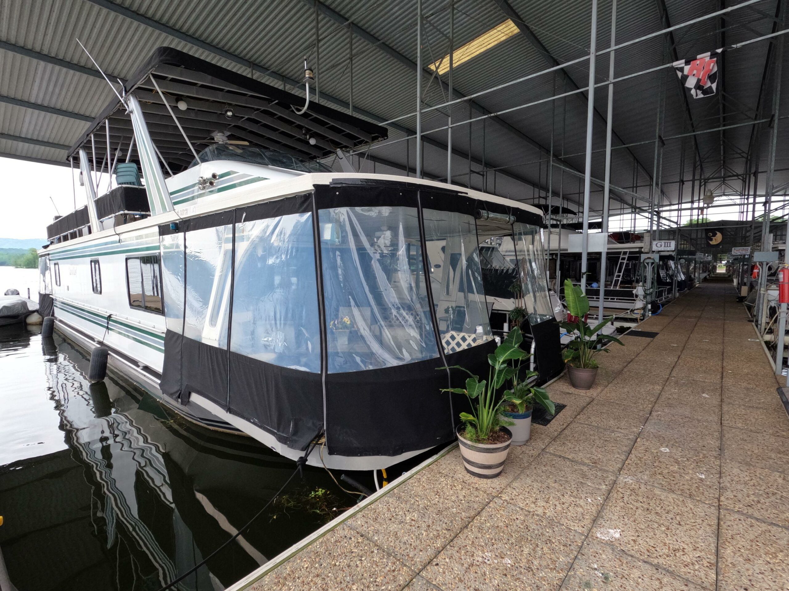 1998 Jamestowner 1667WB Americana Custom
