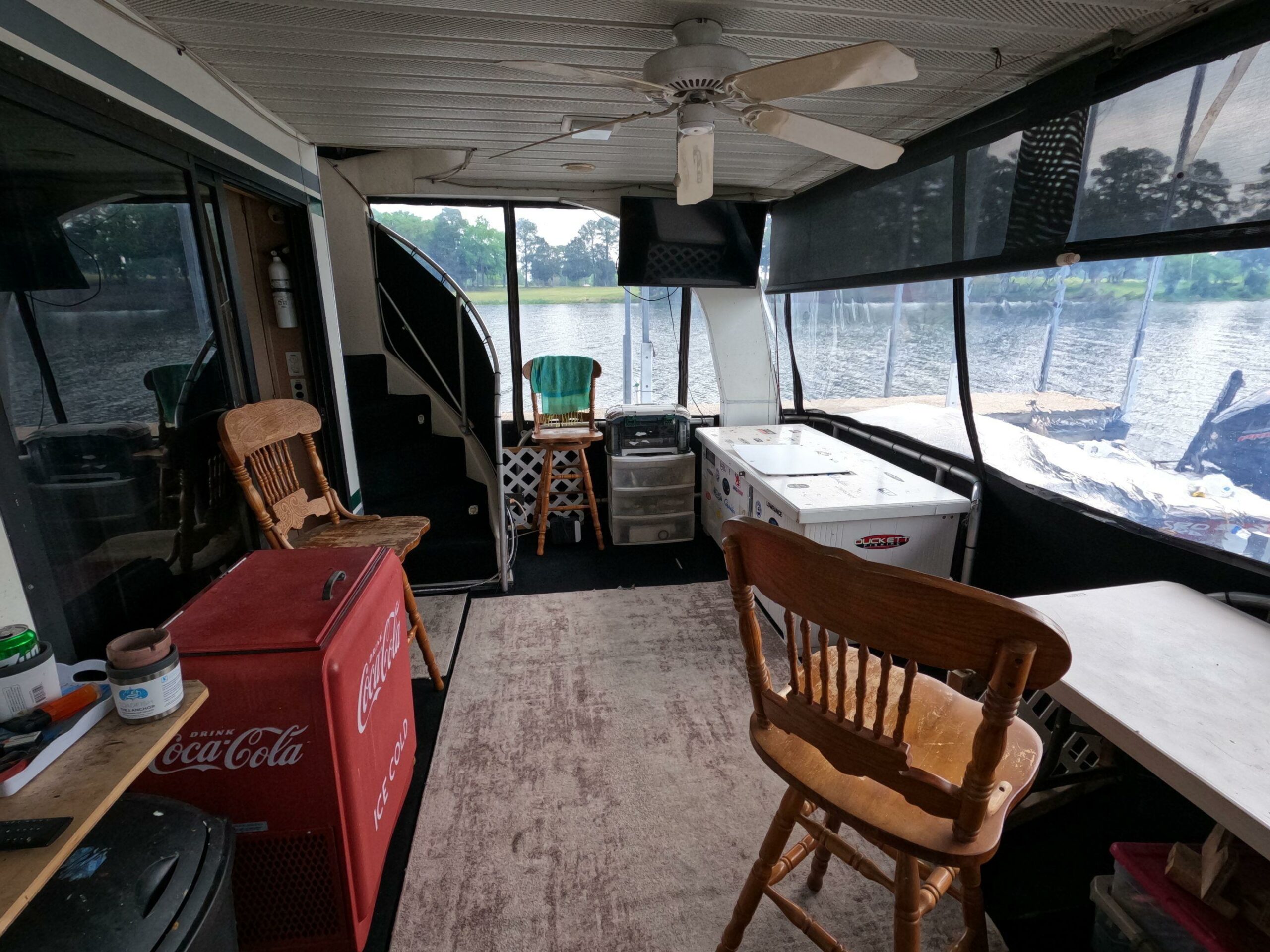 1998 Jamestowner 1667WB Americana Custom