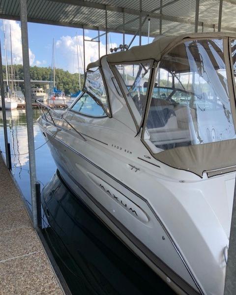 Maxum 3300 SCR 2000