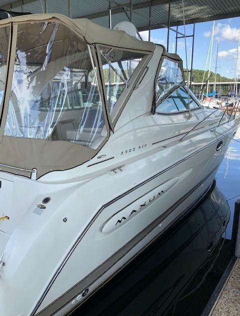 Maxum 3300 SCR 2000