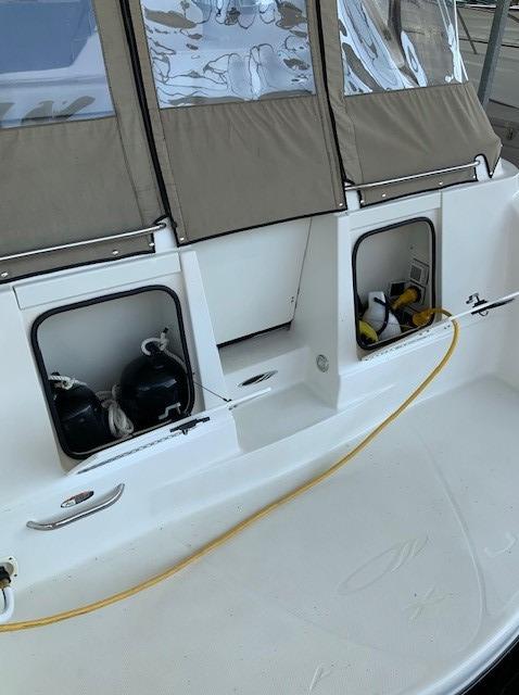 Maxum 3300 SCR 2000