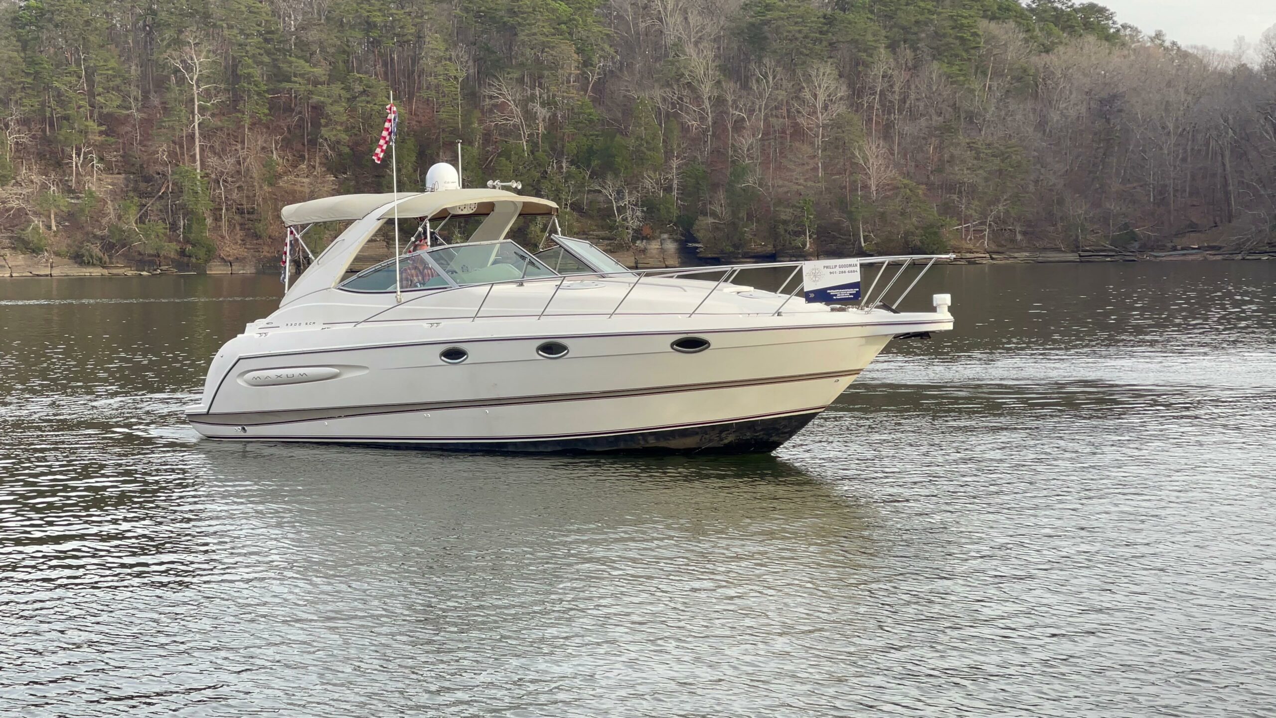 Maxum 3300 SCR 2000
