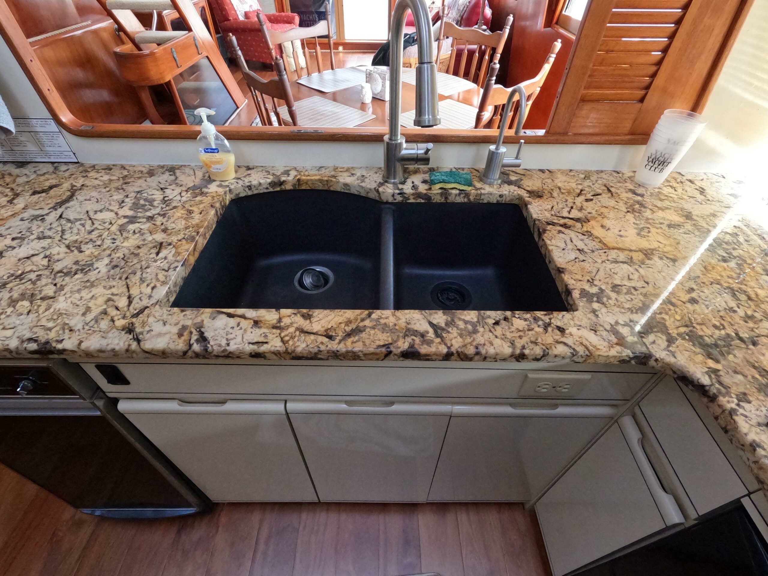 1988-viking-gulfstar-55-my-power-9783014-20250518172850436-1_XLARGE-115