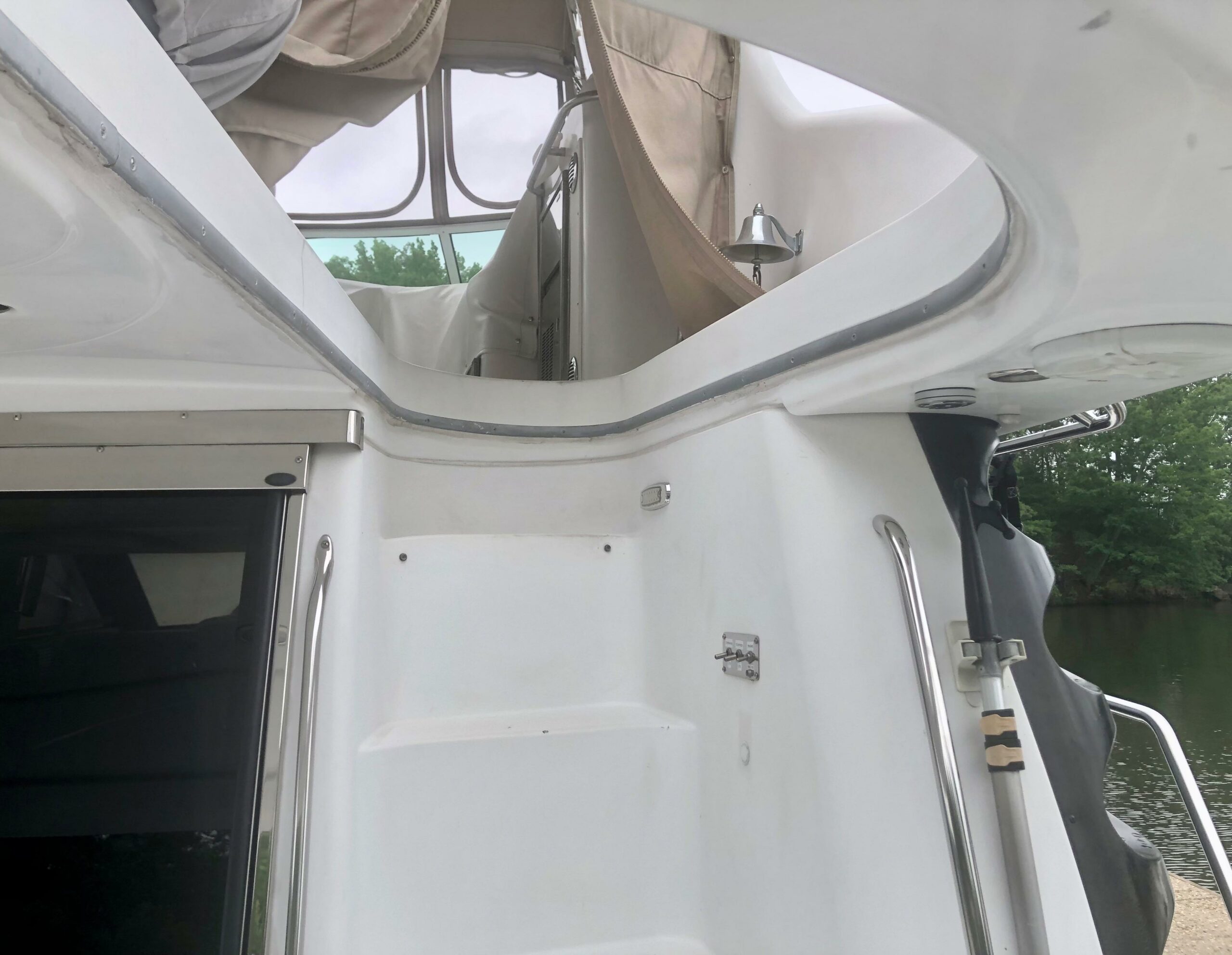 2000-carver-450-voyager-pilothouse-power-9786296-20250507170439447-1_XLARGE