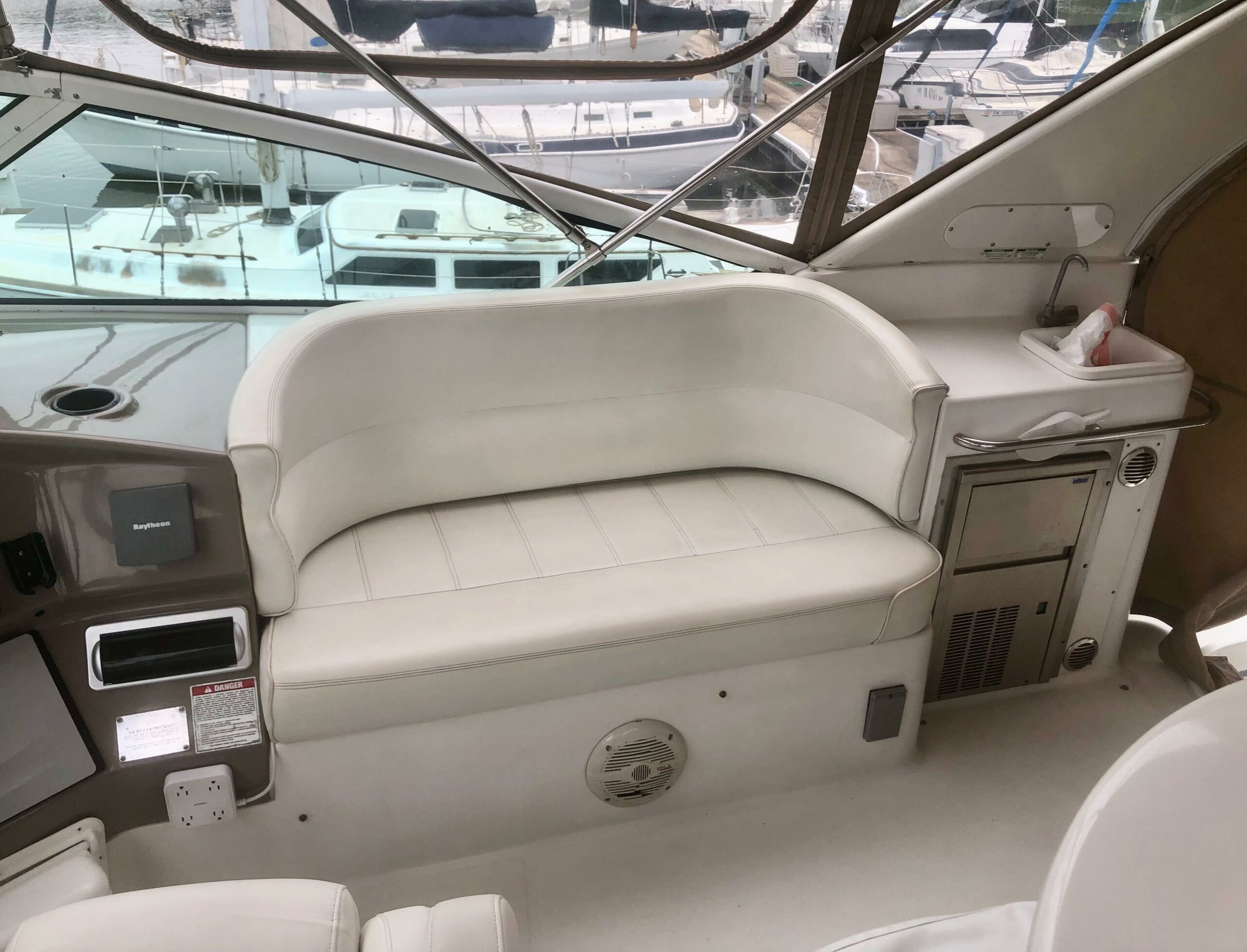 2000-carver-450-voyager-pilothouse-power-9786296-20250507170452008-1_XLARGE