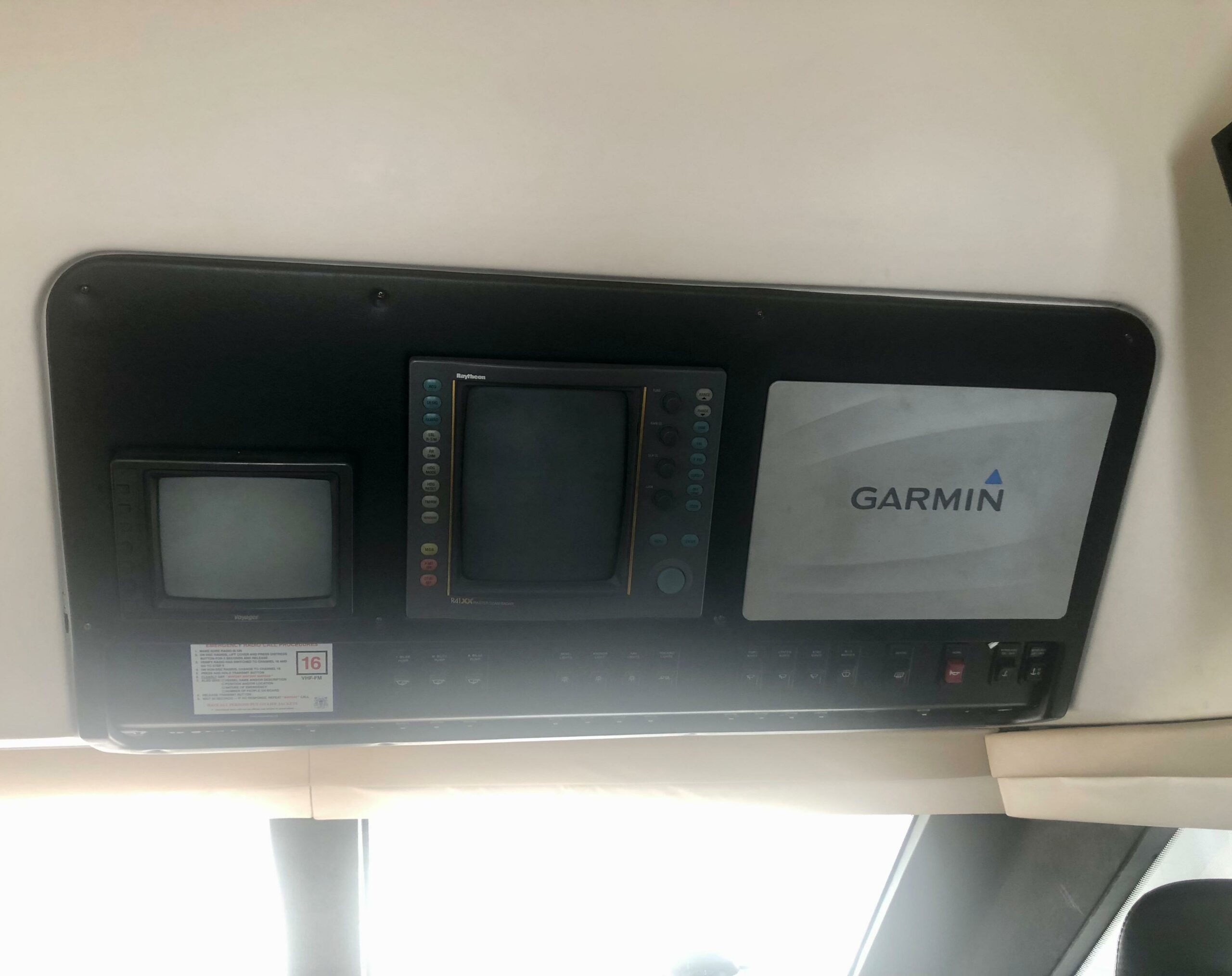 2000-carver-450-voyager-pilothouse-power-9786296-20250507171222699-1_XLARGE