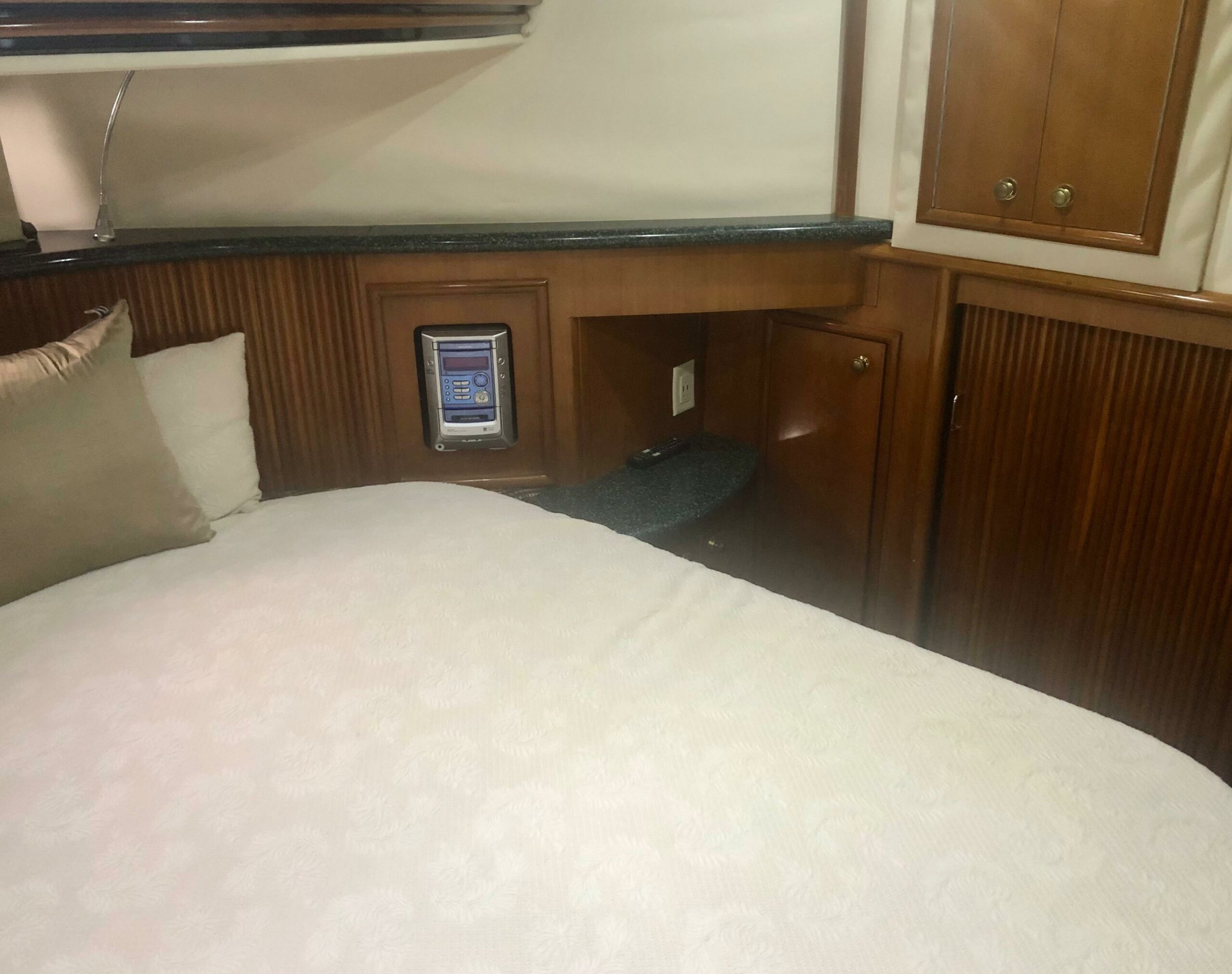 2000-carver-450-voyager-pilothouse-power-9786296-20250507172155616-1_XLARGE