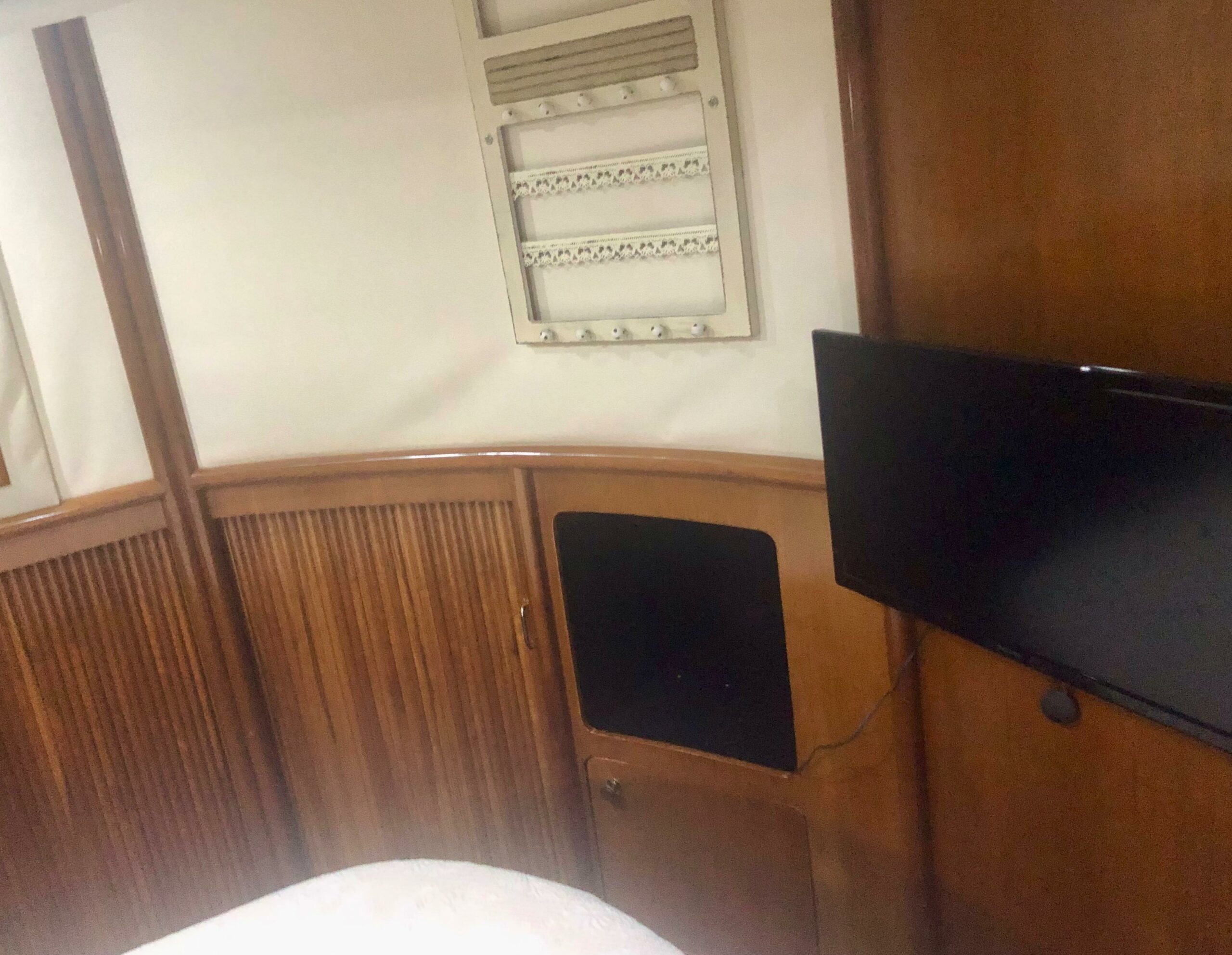 2000-carver-450-voyager-pilothouse-power-9786296-20250507172158839-1_XLARGE