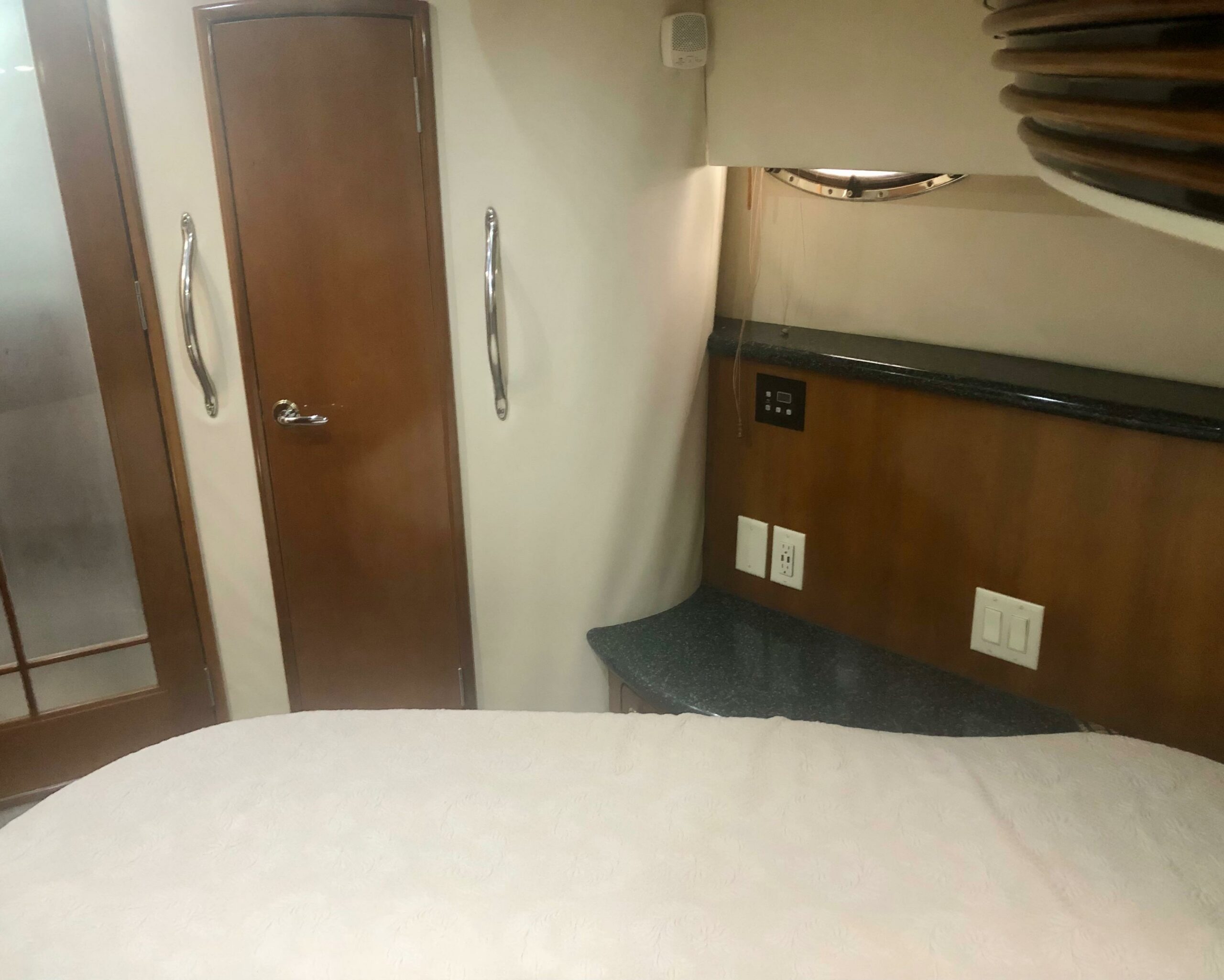 2000-carver-450-voyager-pilothouse-power-9786296-20250507172201646-1_XLARGE