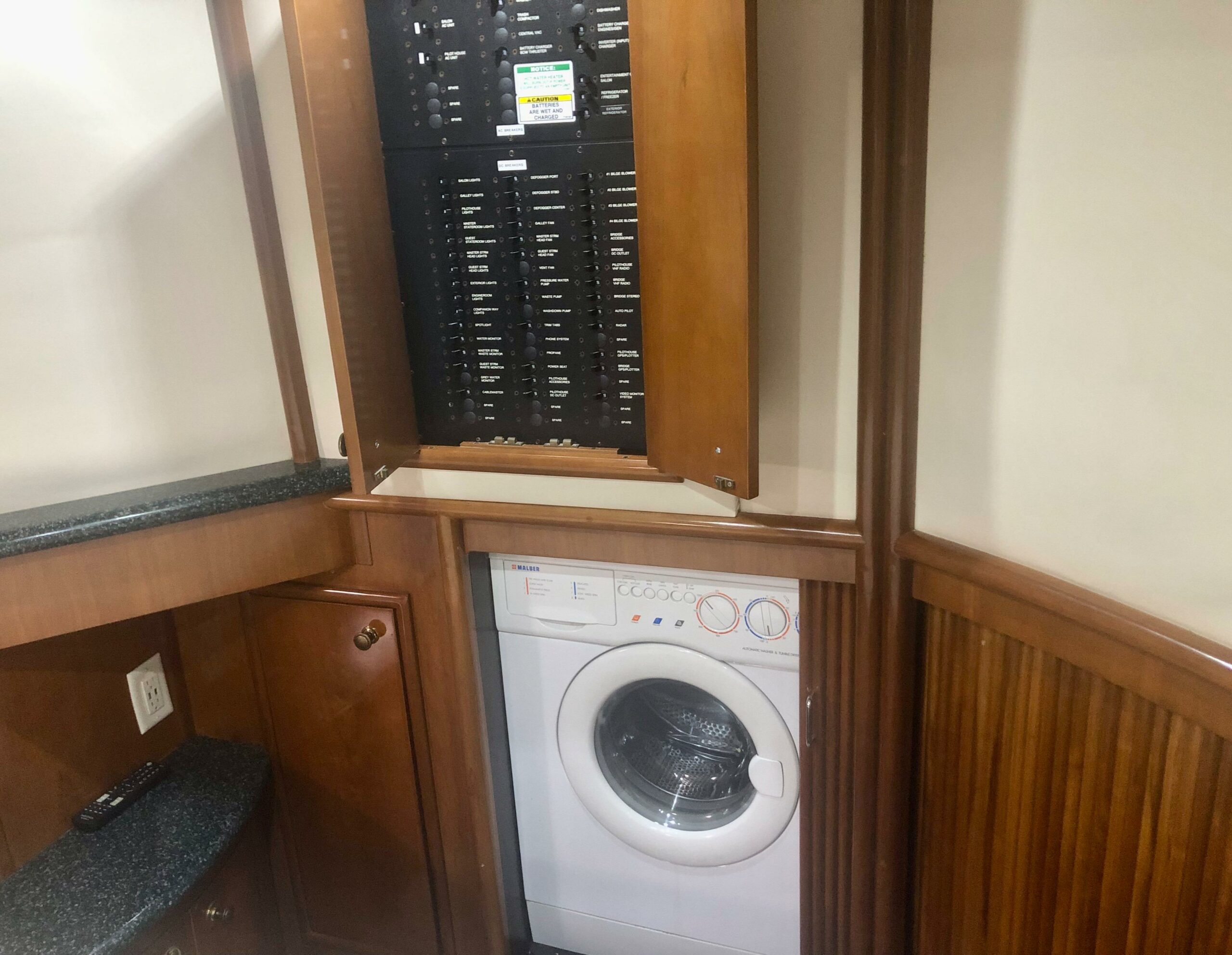 2000-carver-450-voyager-pilothouse-power-9786296-20250507172912124-1_XLARGE