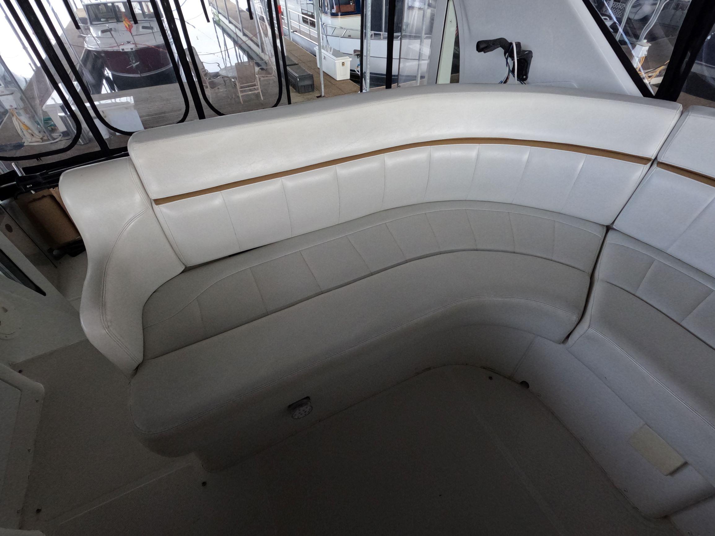 2001-carver-444-cockpit-motor-yacht-power-9385037-20240523100700021-1_XLARGE-1