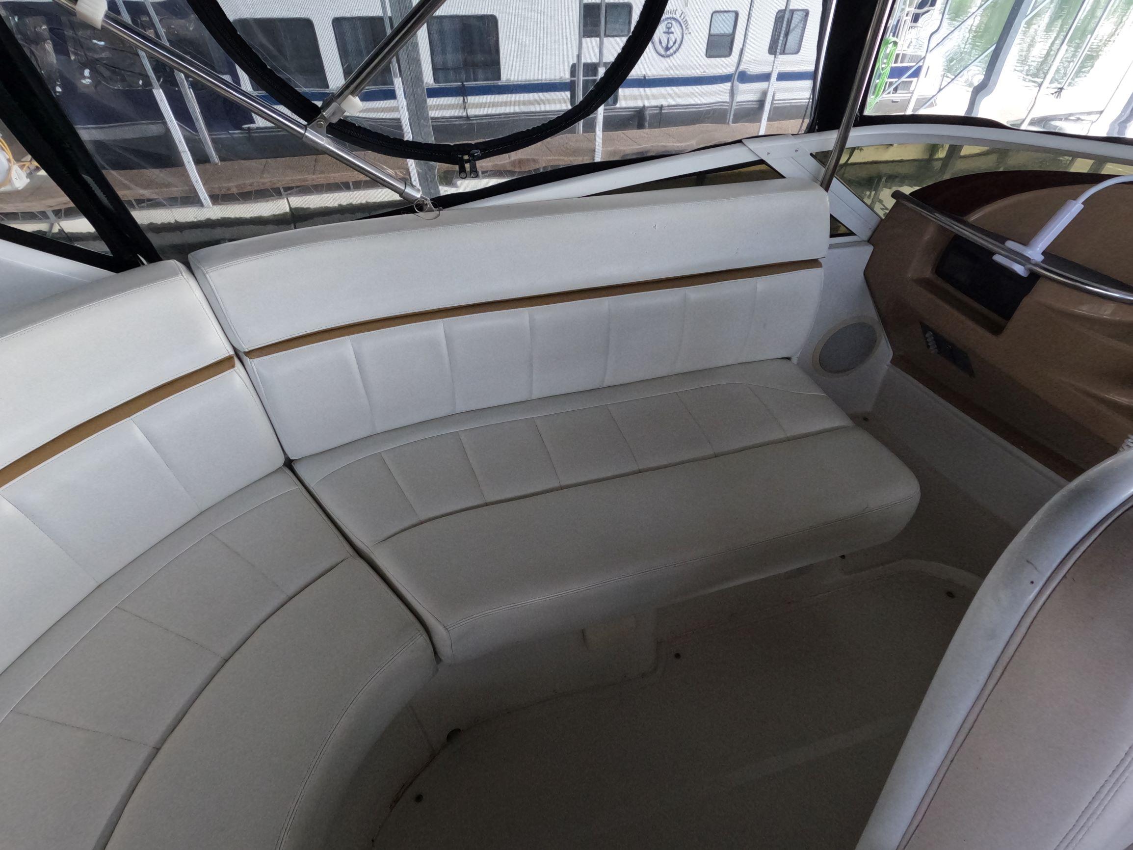 2001-carver-444-cockpit-motor-yacht-power-9385037-20240523100702064-1_XLARGE-1