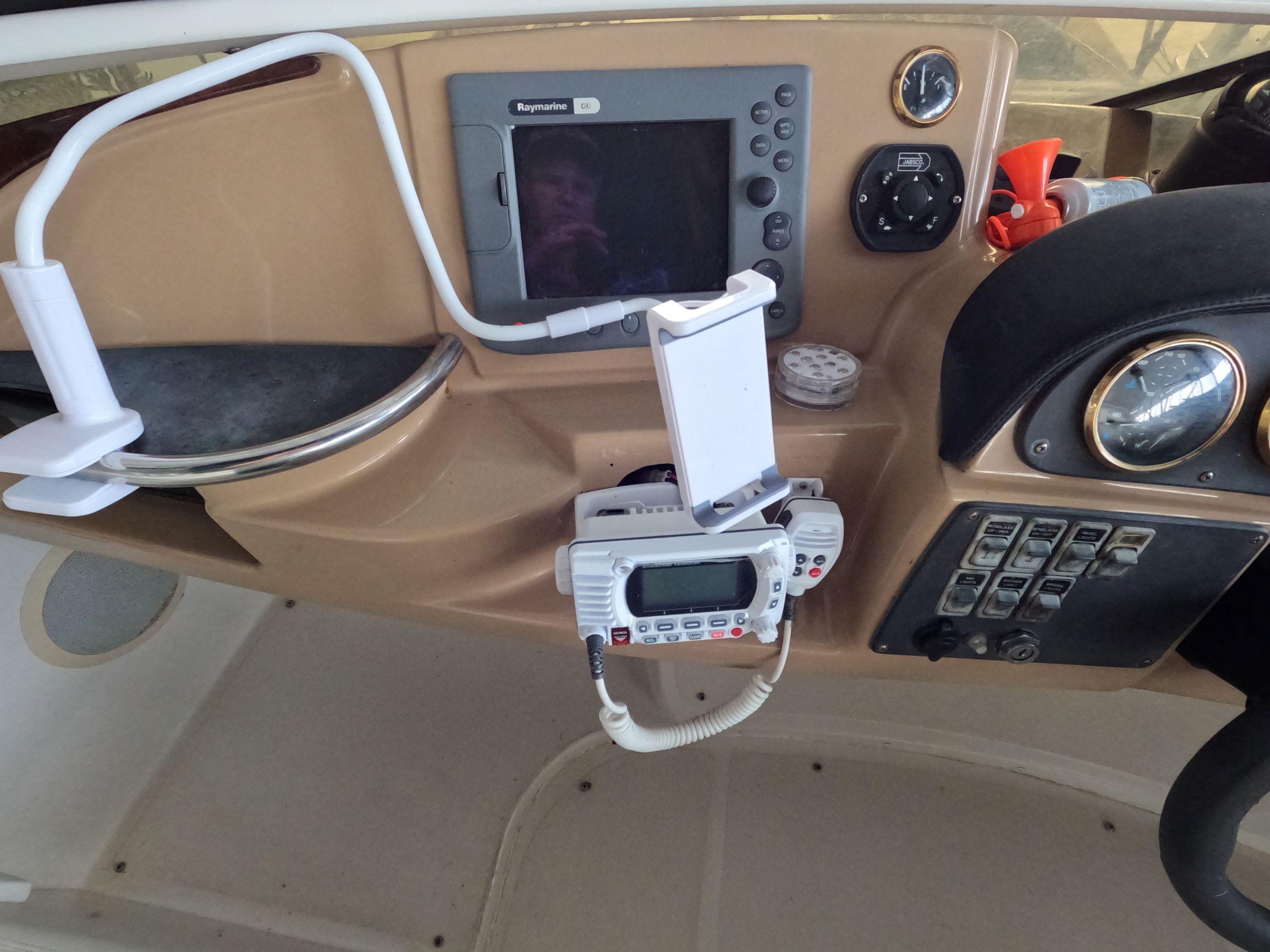 2001-carver-444-cockpit-motor-yacht-power-9385037-20240523100704064-1_XLARGE-1