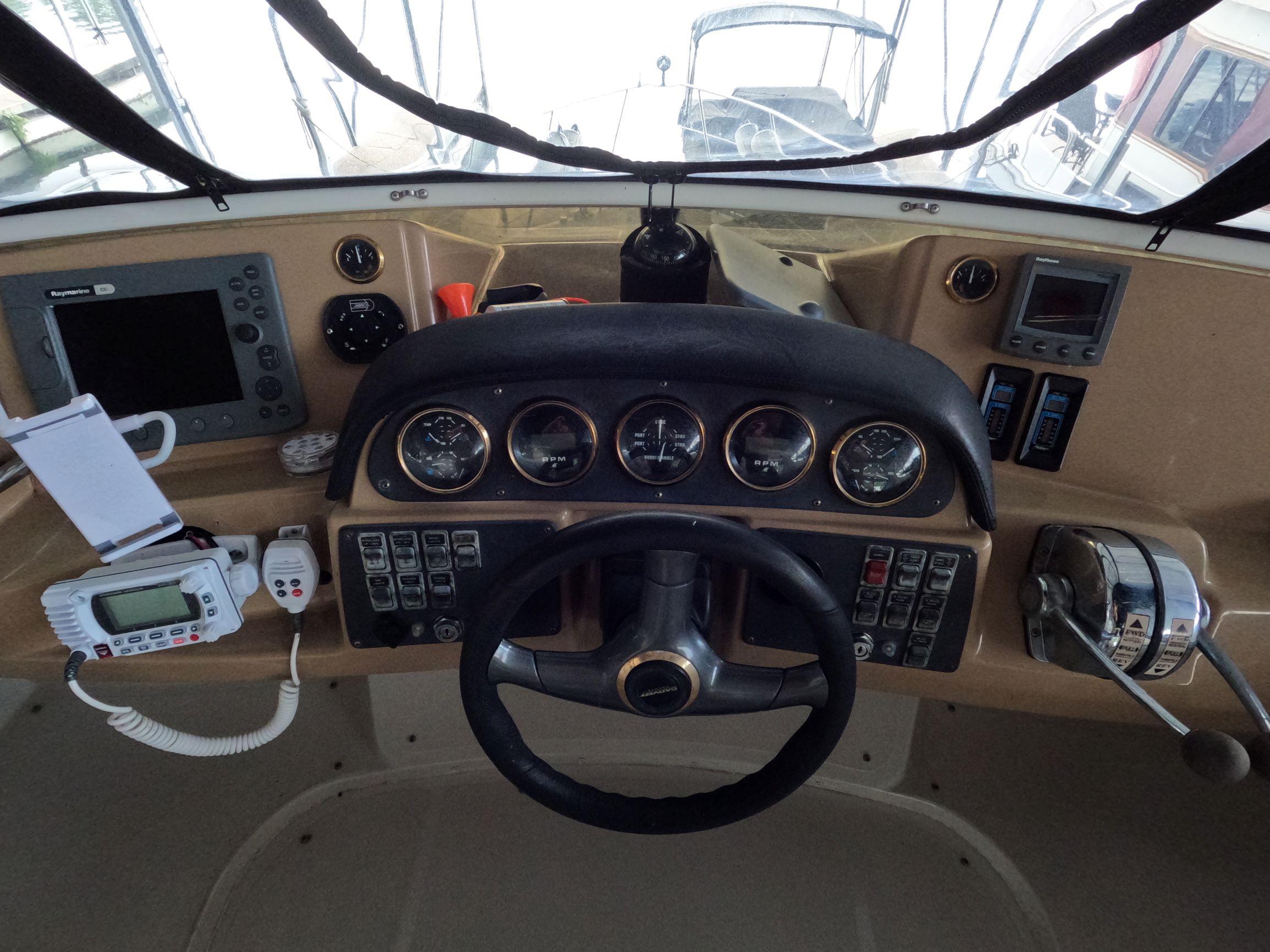 2001-carver-444-cockpit-motor-yacht-power-9385037-20240523100706104-1_XLARGE-1