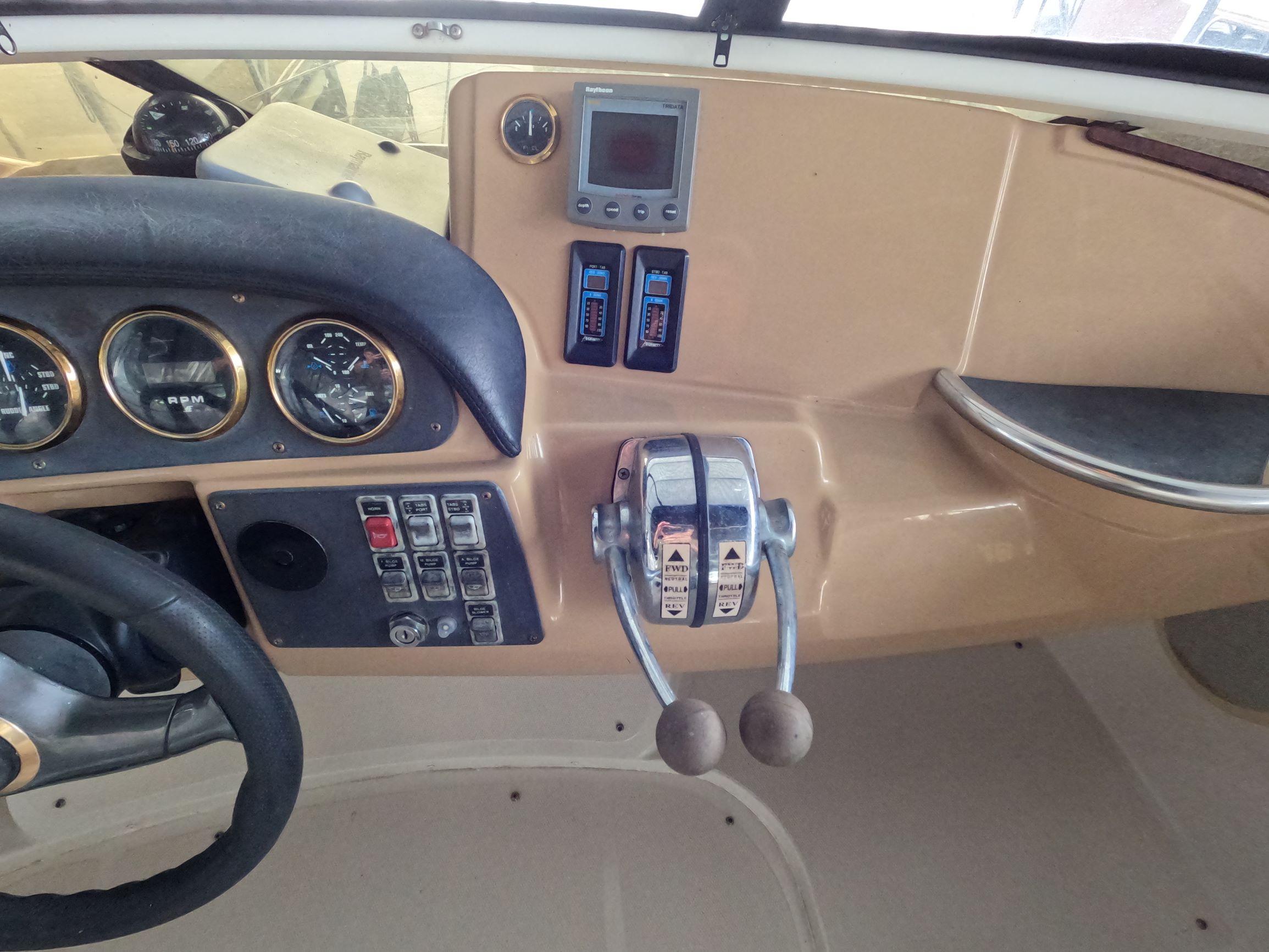 2001-carver-444-cockpit-motor-yacht-power-9385037-20240523100708094-1_XLARGE-1