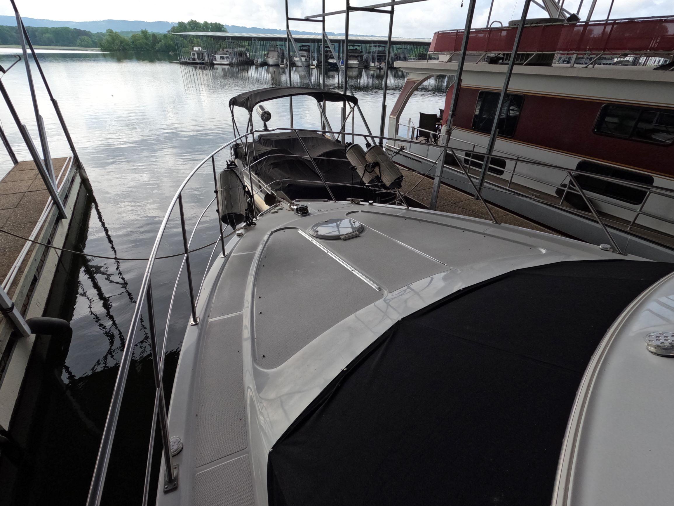 2001-carver-444-cockpit-motor-yacht-power-9385037-20240523100714121-1_XLARGE-1
