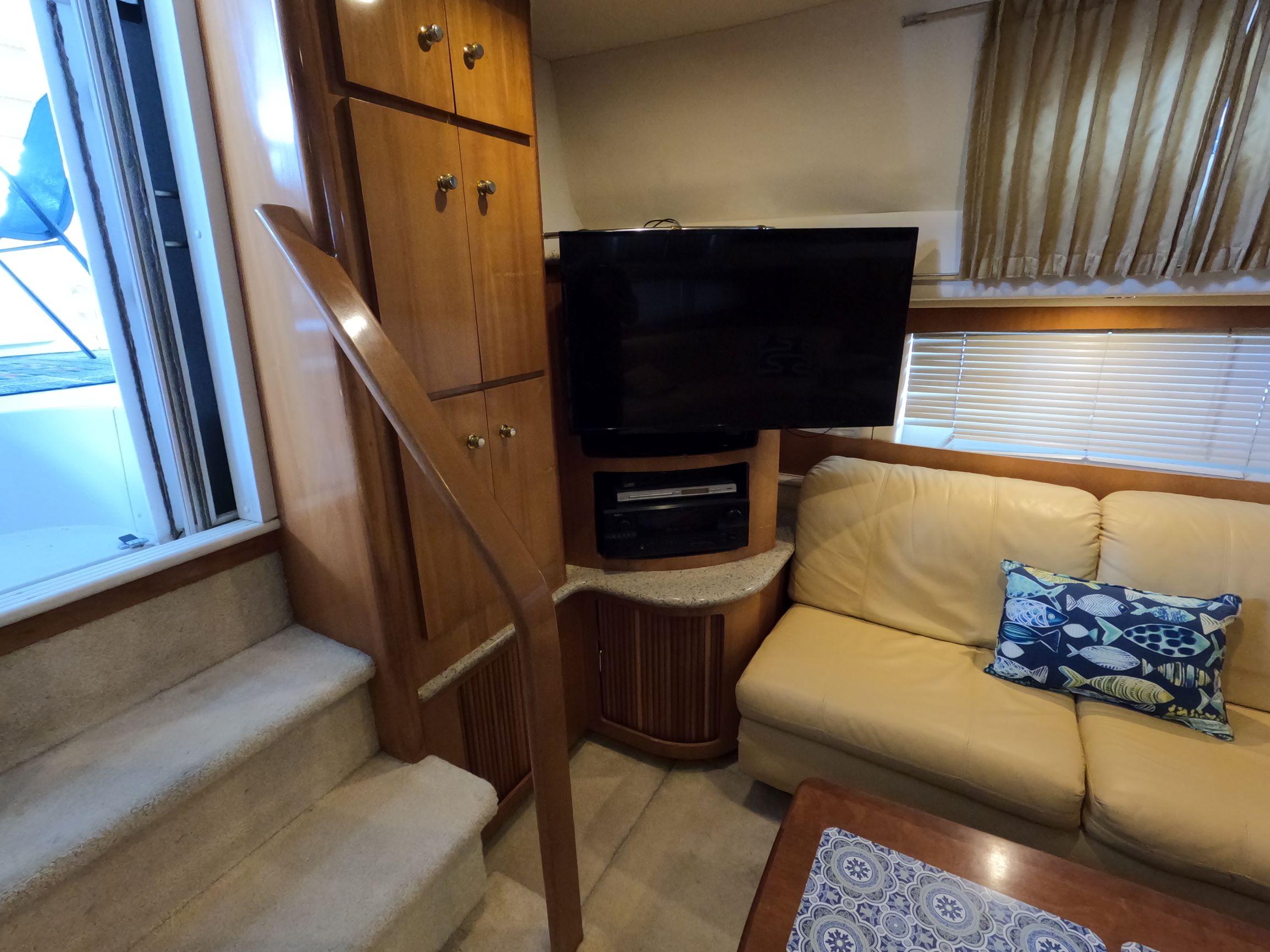 2001-carver-444-cockpit-motor-yacht-power-9385037-20240523100724161-1_XLARGE-1
