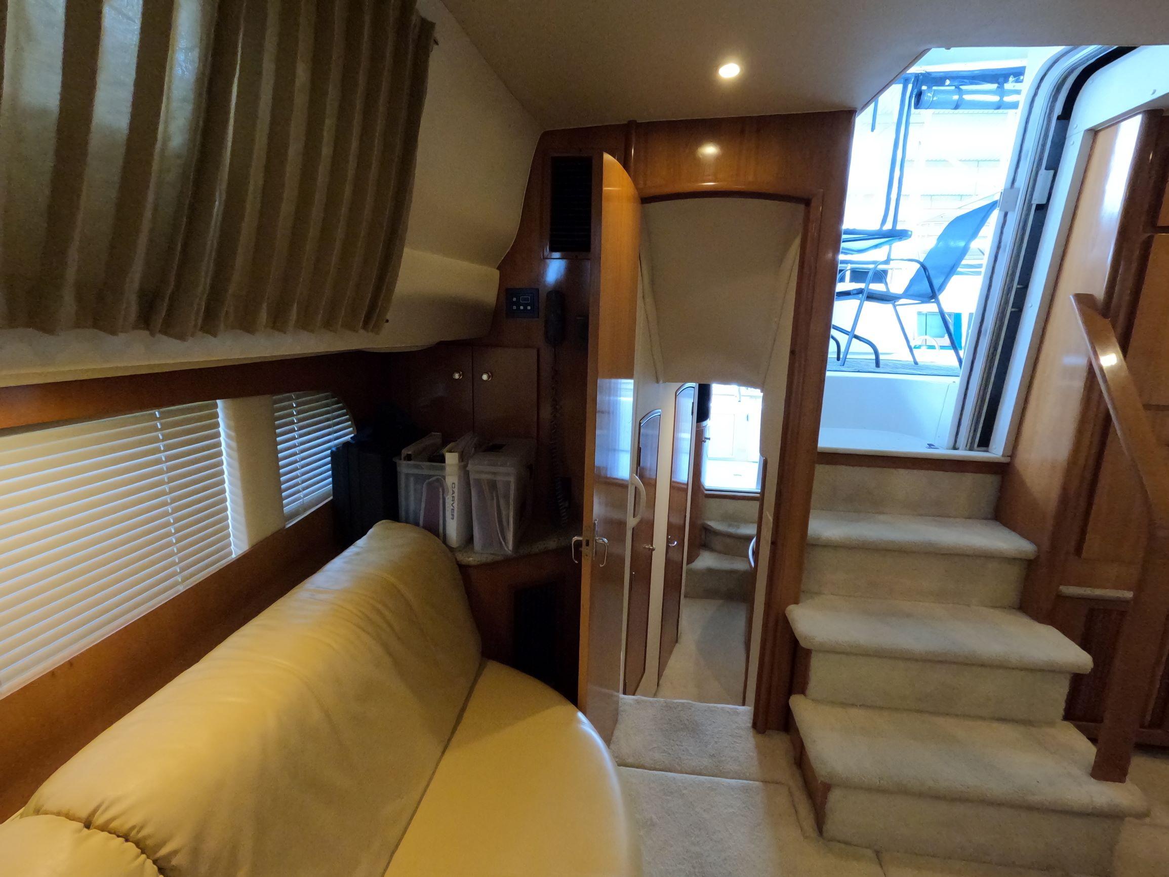 2001-carver-444-cockpit-motor-yacht-power-9385037-20240523100734188-1_XLARGE-1