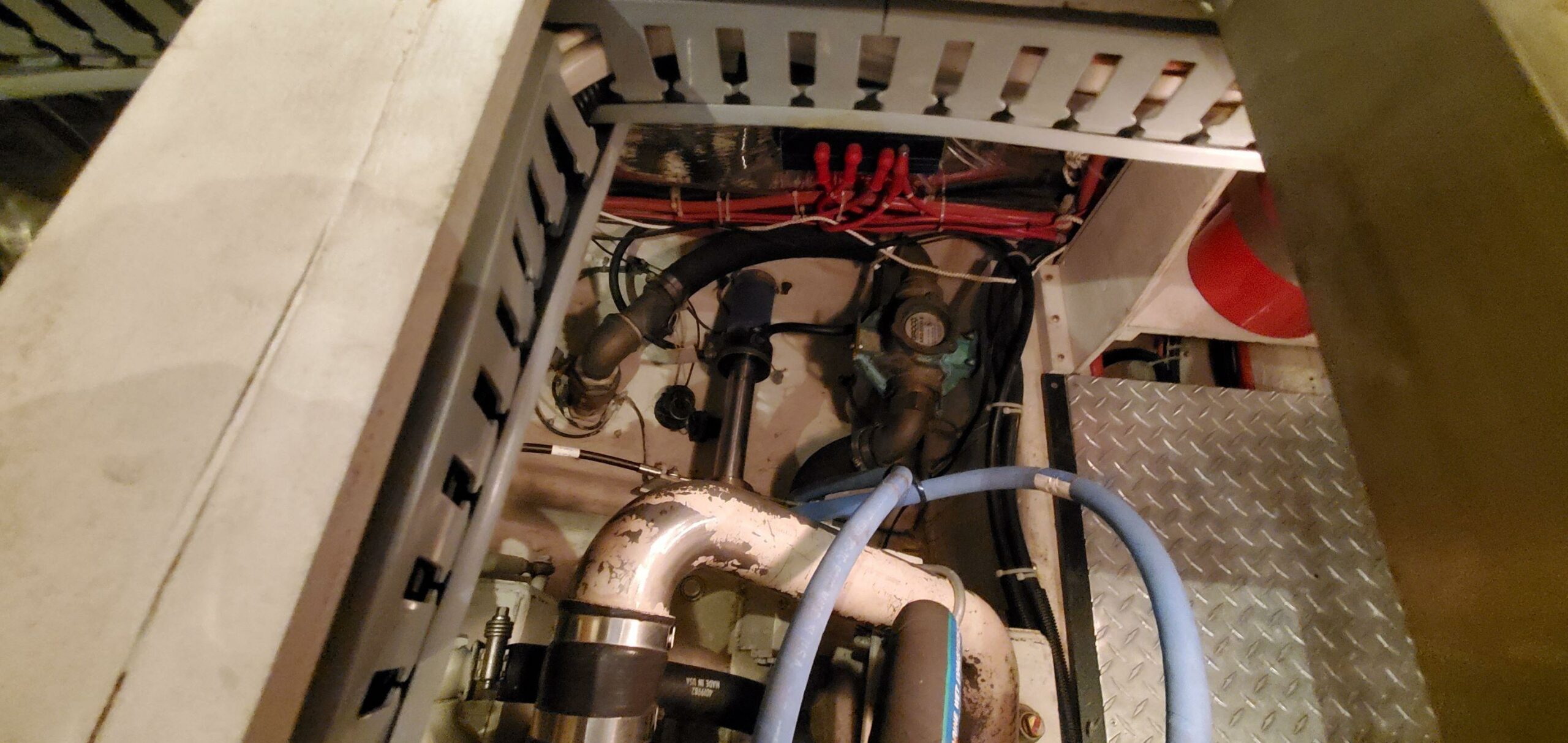 2001-carver-444-cockpit-motor-yacht-power-9385037-20240523100834477-1_XLARGE-1
