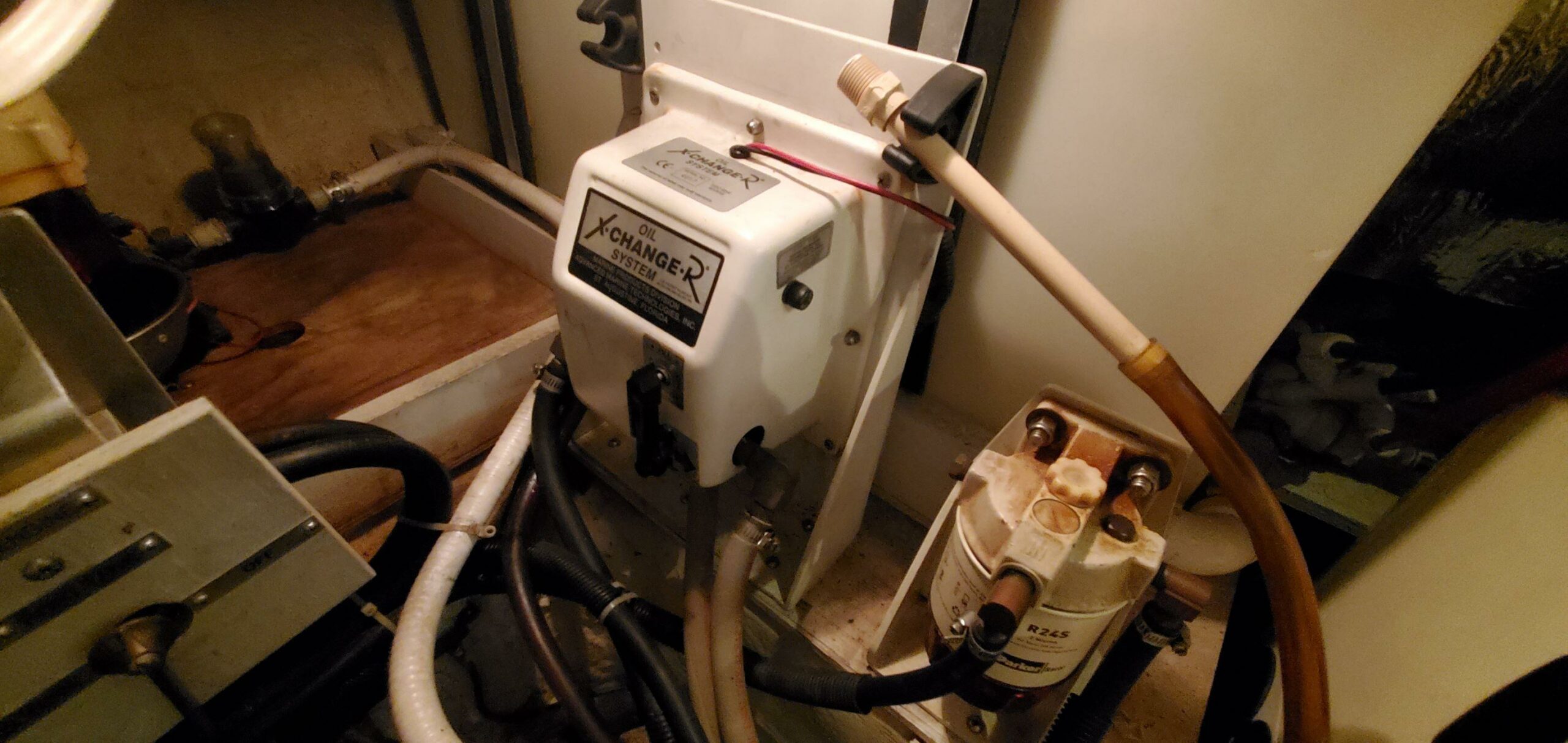 2001-carver-444-cockpit-motor-yacht-power-9385037-20240523100854550-1_XLARGE-1