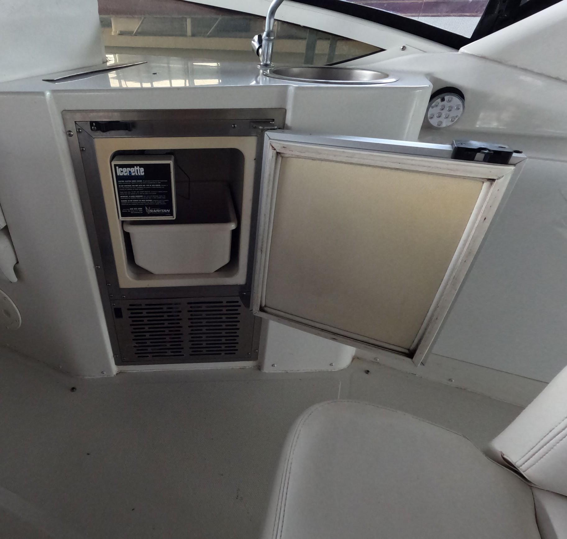 2001-carver-444-cockpit-motor-yacht-power-9385037-20250528145536162-1_XLARGE-1