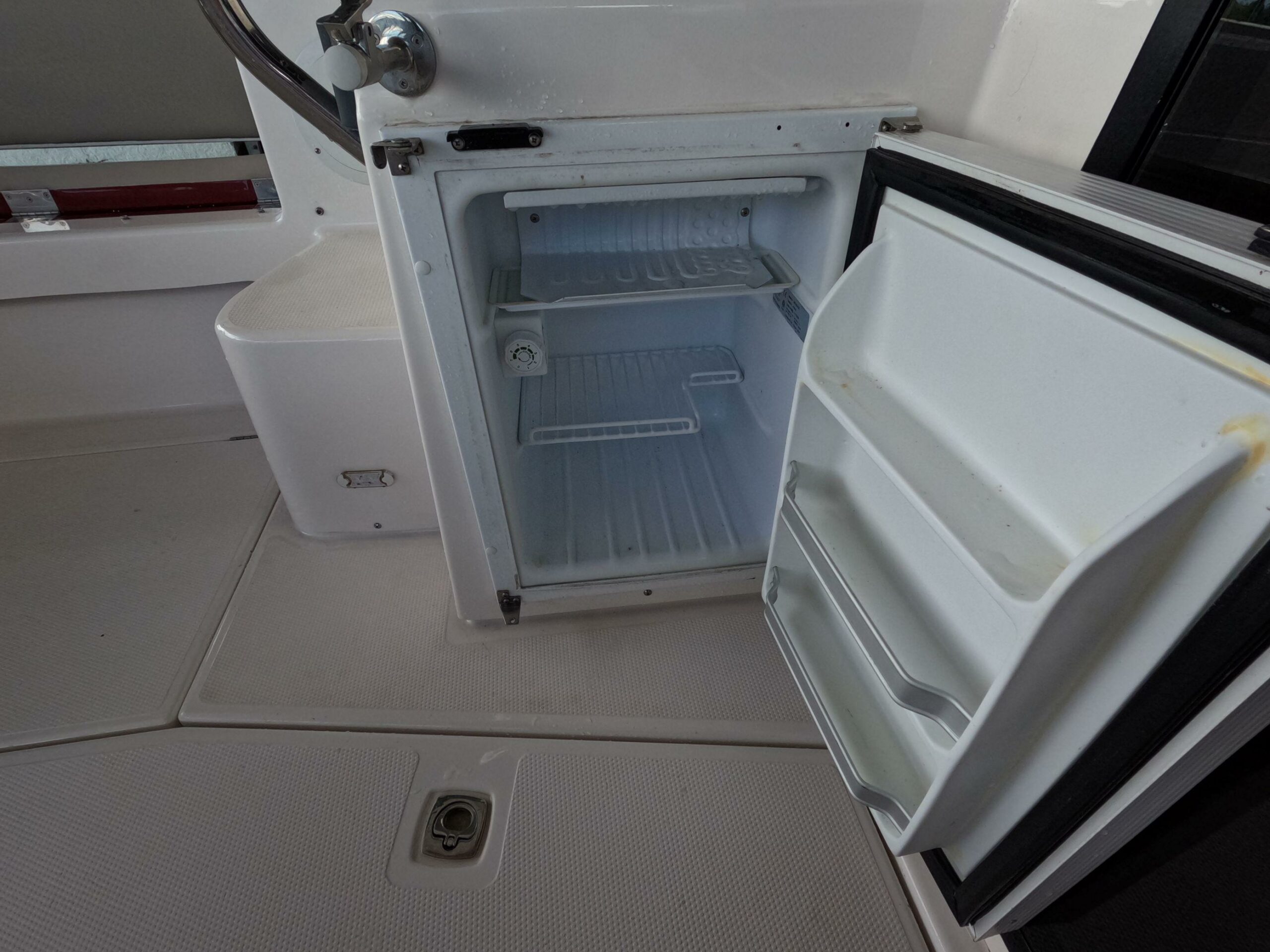 2020-cutwater-c-30-sedan-power-9858240-20250711125953856-1-1