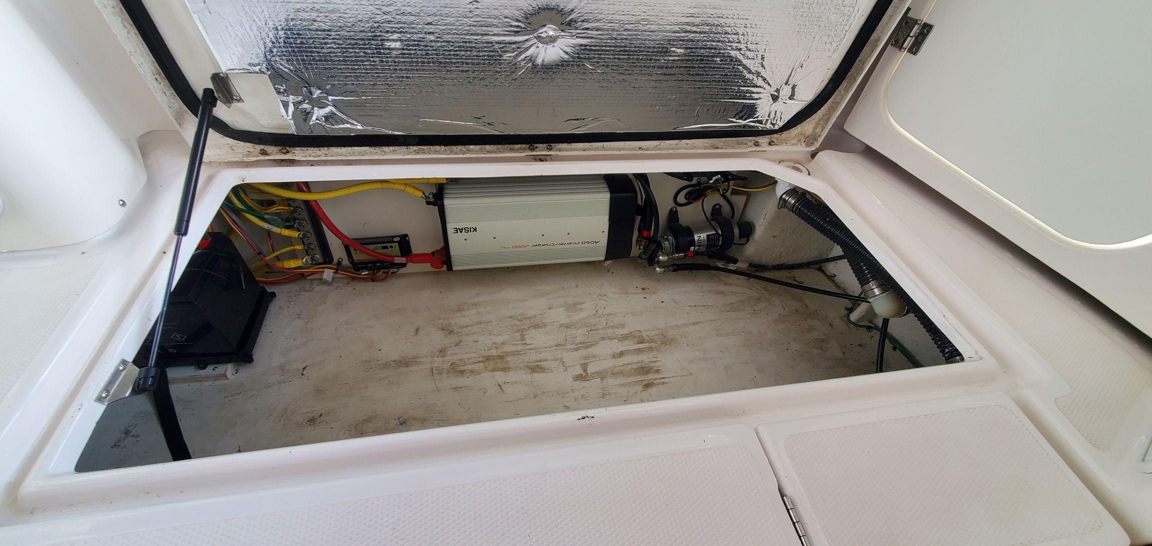 2020-cutwater-c-30-sedan-power-9858240-20250711125956732-1-1