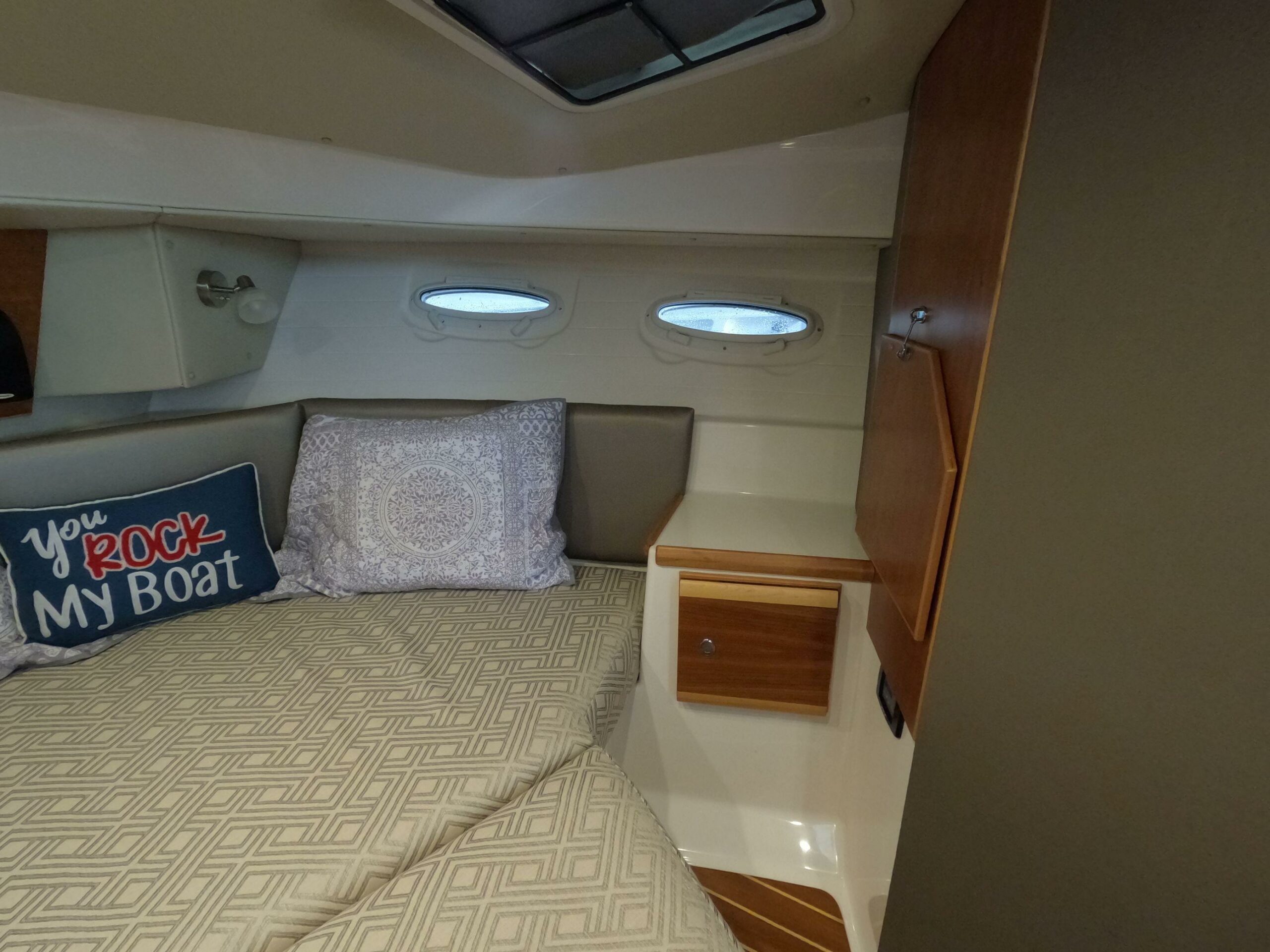 2020-cutwater-c-30-sedan-power-9858240-20250711130023034-1-1