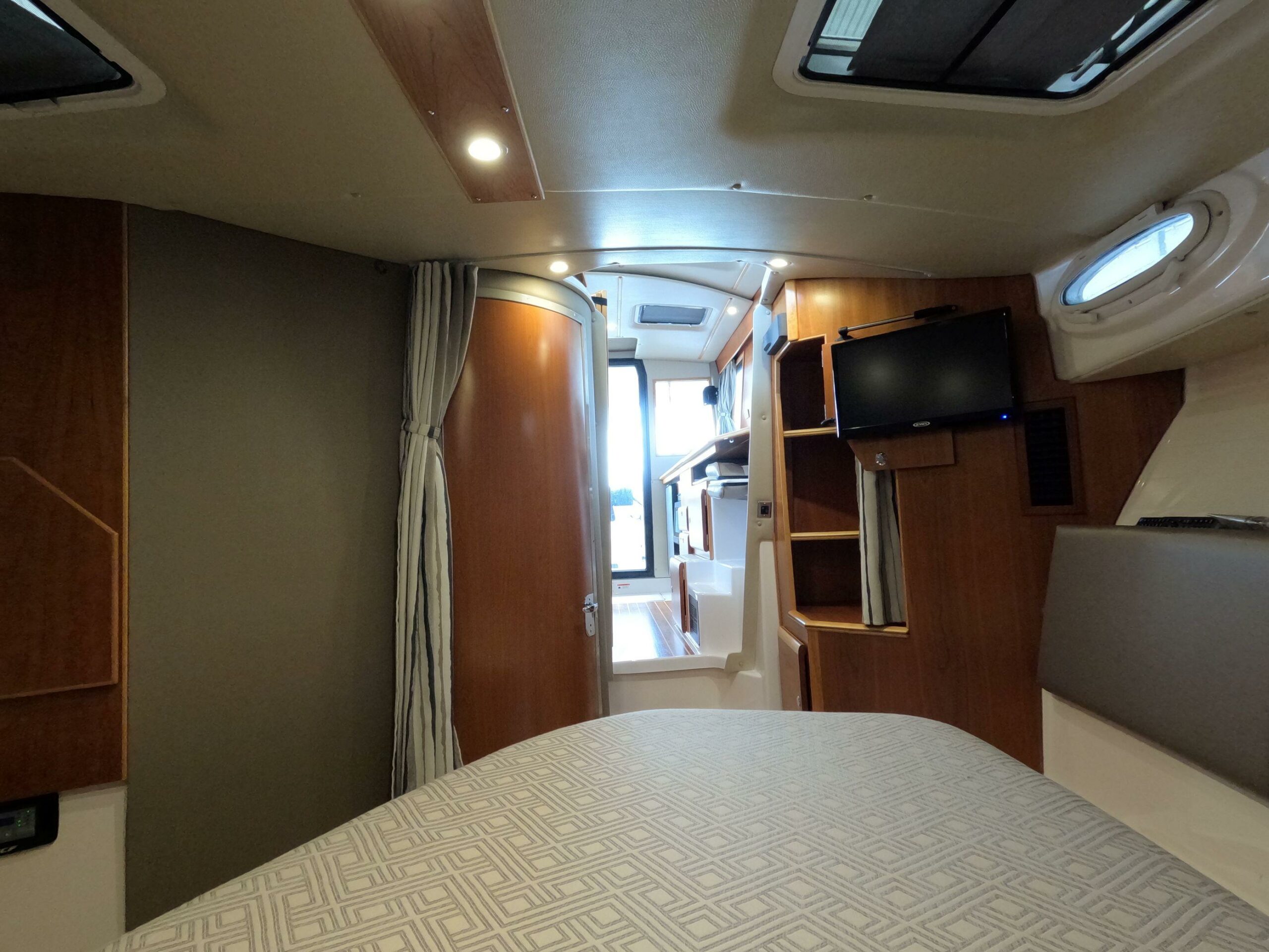 2020-cutwater-c-30-sedan-power-9858240-20250711130027079-1-1