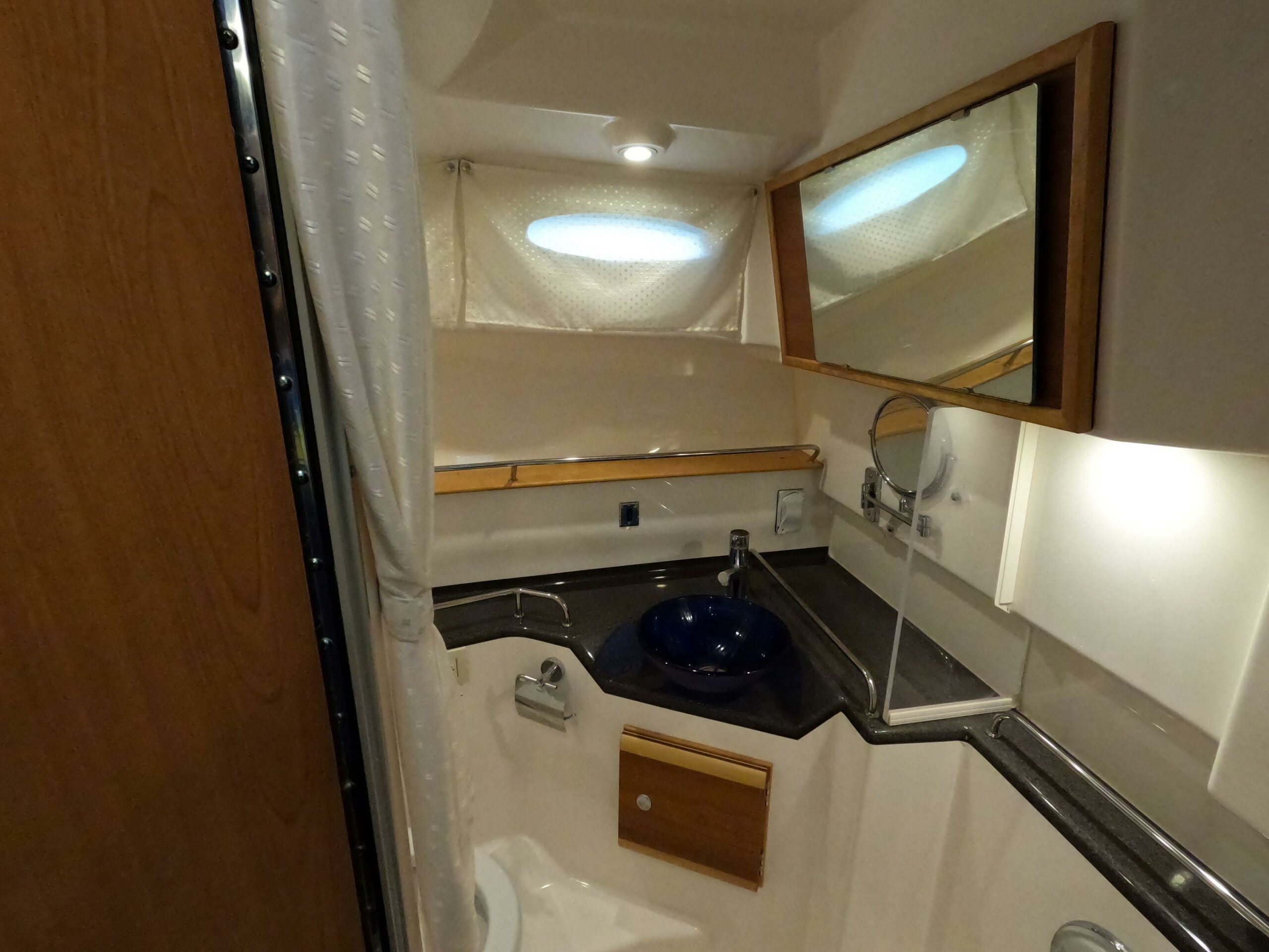 2020-cutwater-c-30-sedan-power-9858240-20250711130028033-1-1