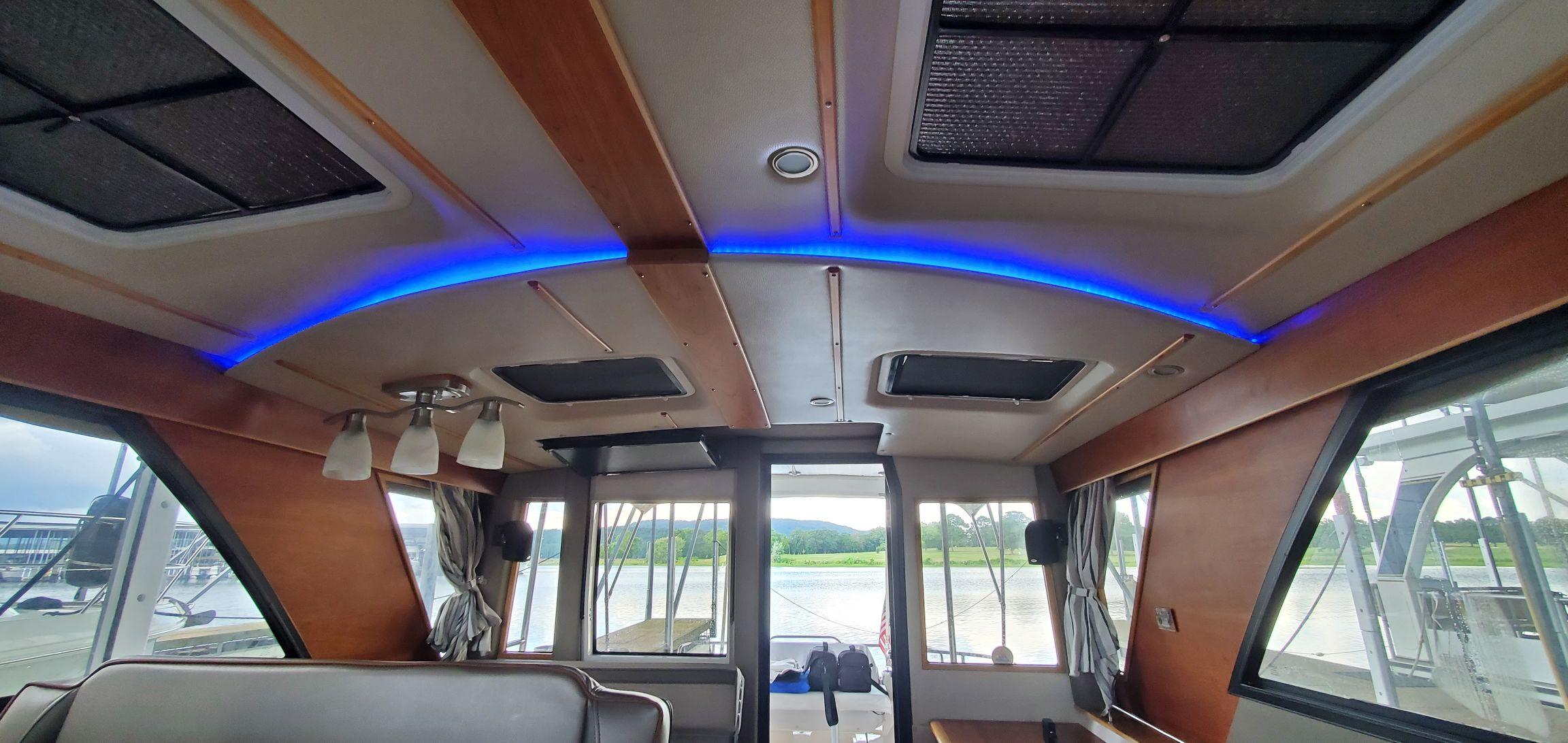 2020-cutwater-c-30-sedan-power-9858240-20250711130047146-1-1